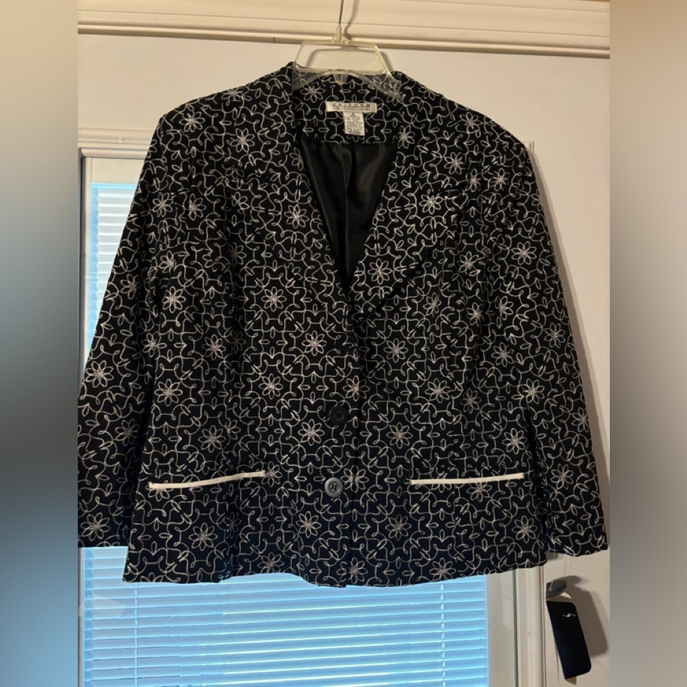 Uniform Blazer NWT